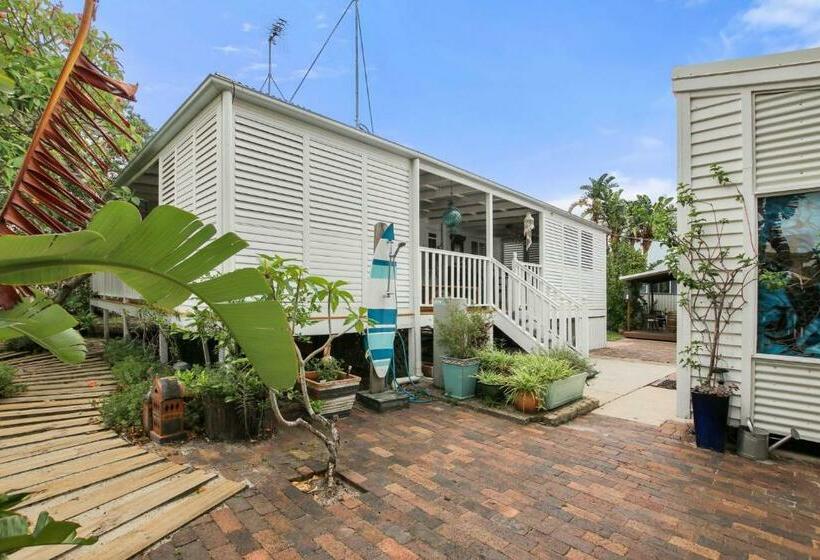 Landsborough Pde 122 Golden Beach