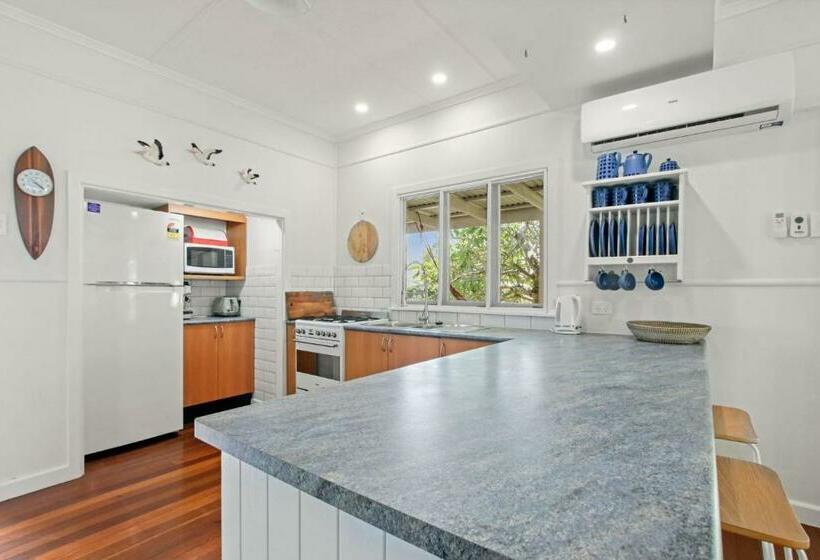 Landsborough Pde 122 Golden Beach