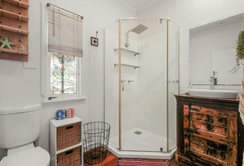 Landsborough Pde 122 Golden Beach