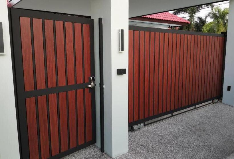 Private Pool Villa With Jacuzzi At Royal Park Village   Walk To The Beach   6 People   Max 3 Males