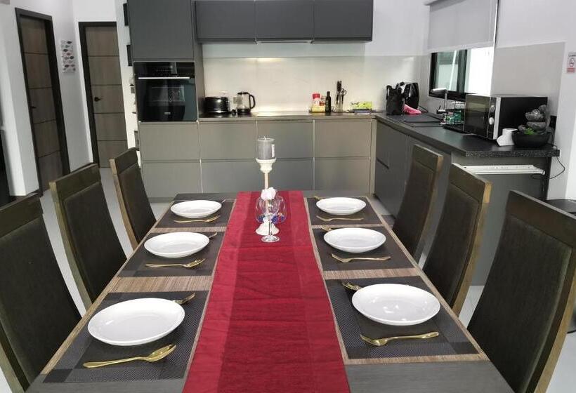 Private Pool Villa With Jacuzzi At Royal Park Village   Walk To The Beach   6 People   Max 3 Males