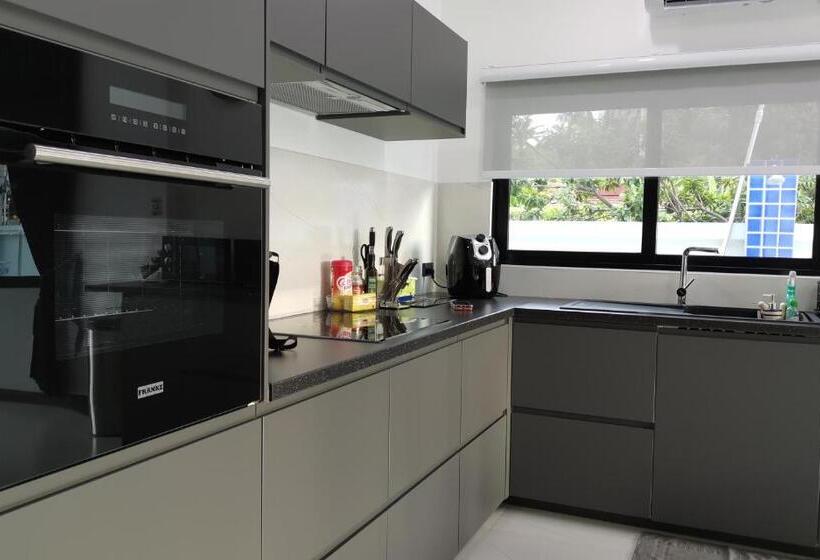 Private Pool Villa With Jacuzzi At Royal Park Village   Walk To The Beach   6 People   Max 3 Males