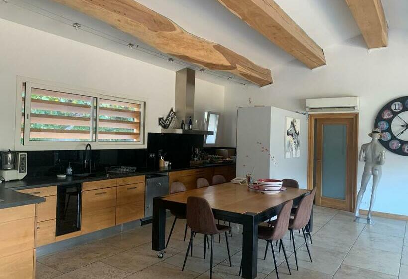 Maison Pratique Et Spacieuse