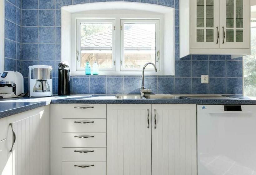 Mobile Home In Sjoared