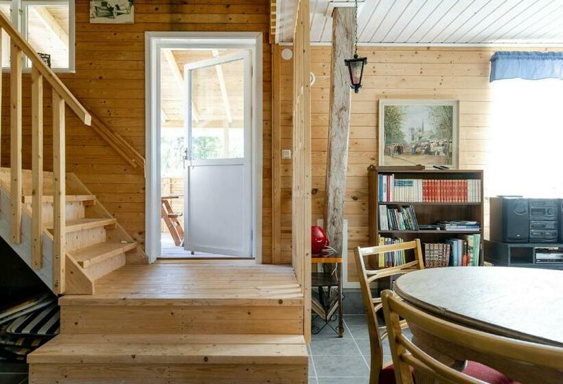 Mobile Home In Sjoared