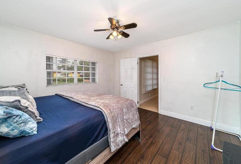 Pool House On The Water 2