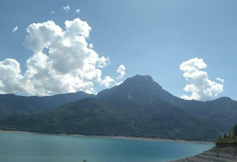 T2 Les Orres 1800 Pied Des Pistes Avec Piscine