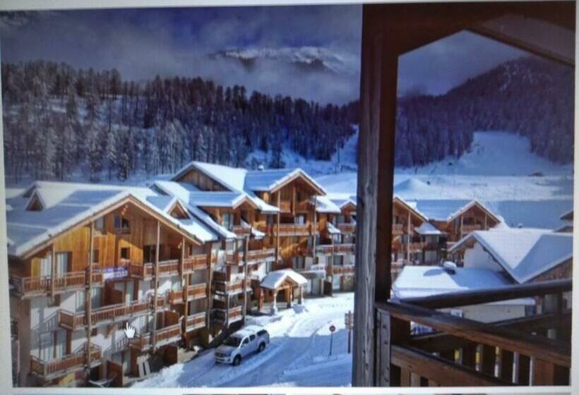 T2 Les Orres 1800 Pied Des Pistes Avec Piscine