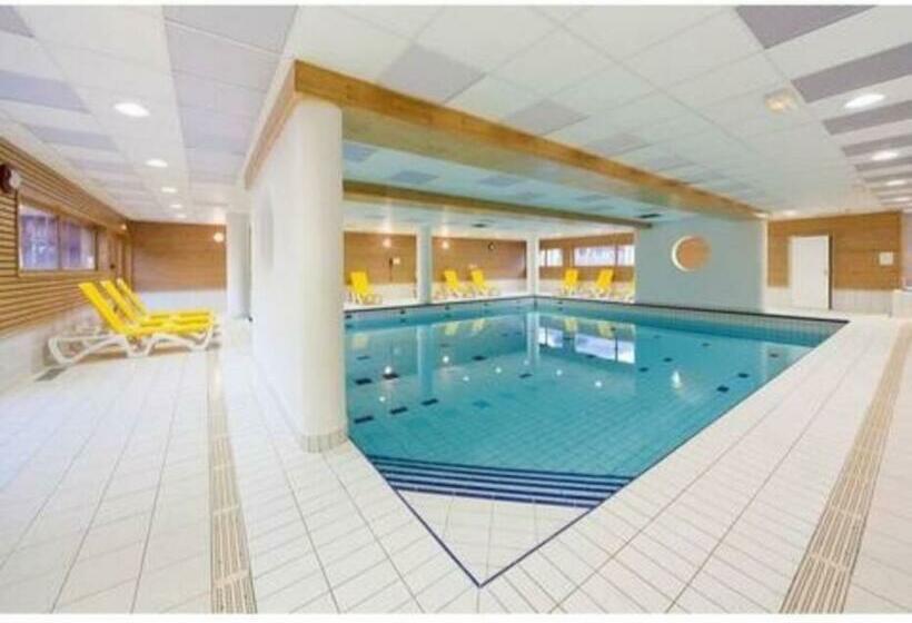 T2 Les Orres 1800 Pied Des Pistes Avec Piscine