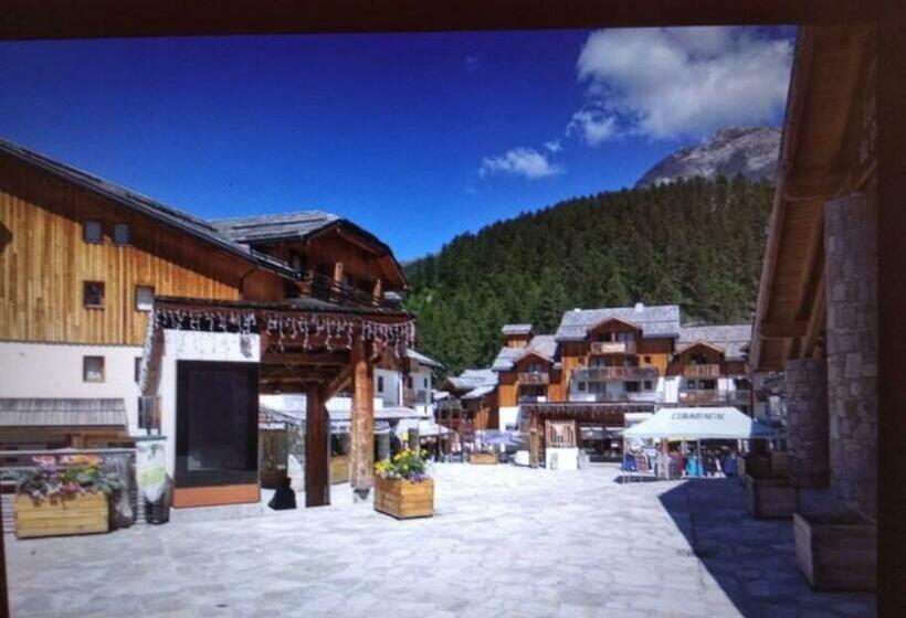 T2 Les Orres 1800 Pied Des Pistes Avec Piscine