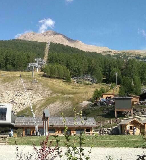 T2 Les Orres 1800 Pied Des Pistes Avec Piscine