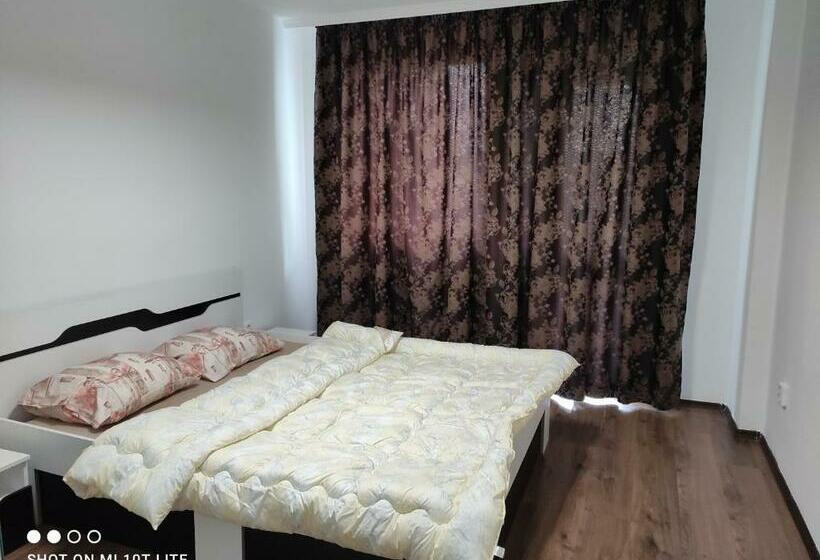 тристаен апартамент в центъра на град бургас