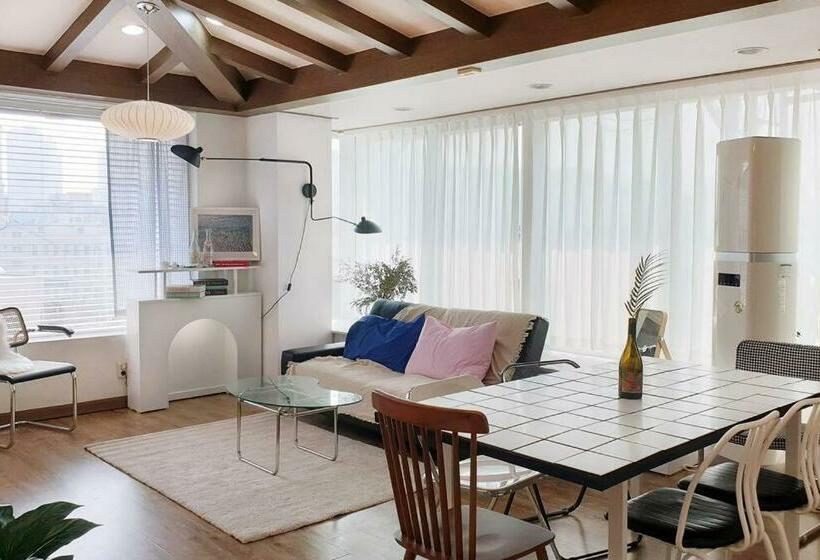 [ Com,a Stay] Hongdea St 5min / 3room