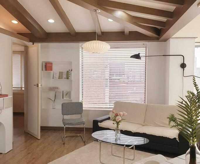 [ Com,a Stay] Hongdea St 5min / 3room