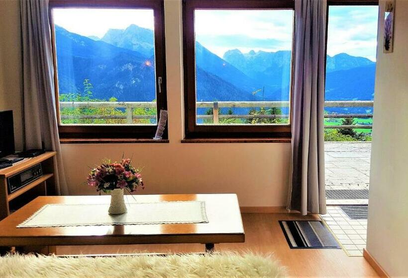 1 Bergpanorama Und Atemberaubende Alpine Almlandschaft Für Absolute Nichtraucher