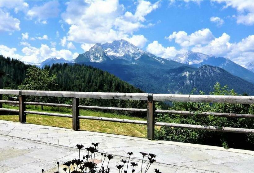 1 Bergpanorama Und Atemberaubende Alpine Almlandschaft Für Absolute Nichtraucher