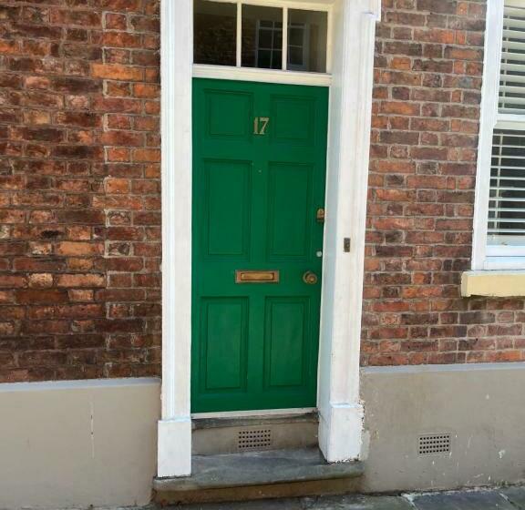 18th Century Townhouse In Chester City Centre