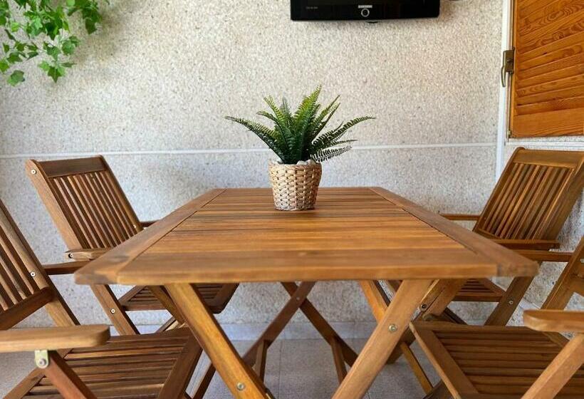 Acogedor Apartamento A Escasos Metros De La Playa