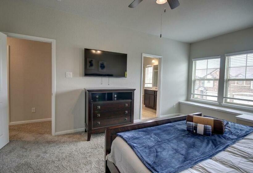 Affordable 3 Bedroom Townhouse With Backyard ~ Double Story