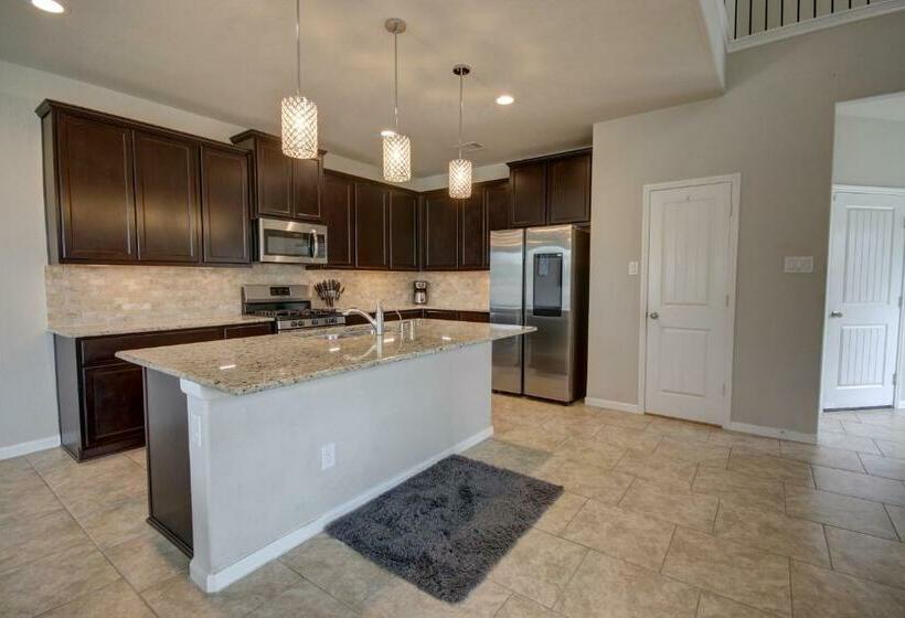 Affordable 3 Bedroom Townhouse With Backyard ~ Double Story