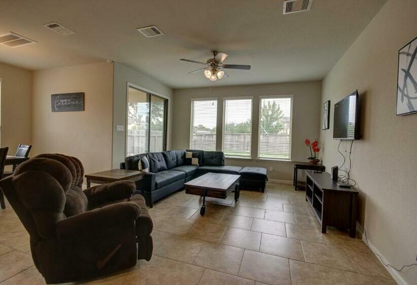 Affordable 3 Bedroom Townhouse With Backyard ~ Double Story