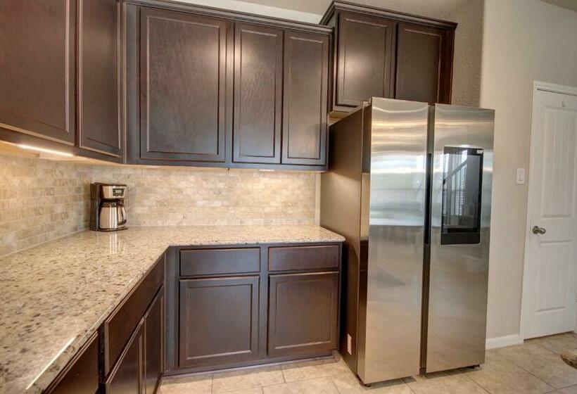 Affordable 3 Bedroom Townhouse With Backyard ~ Double Story