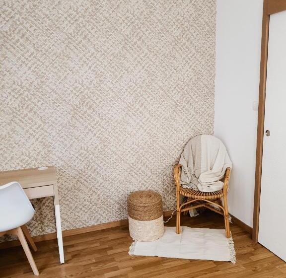 Appartement Cosy Entier, Parking Gratuit Dans La Rue