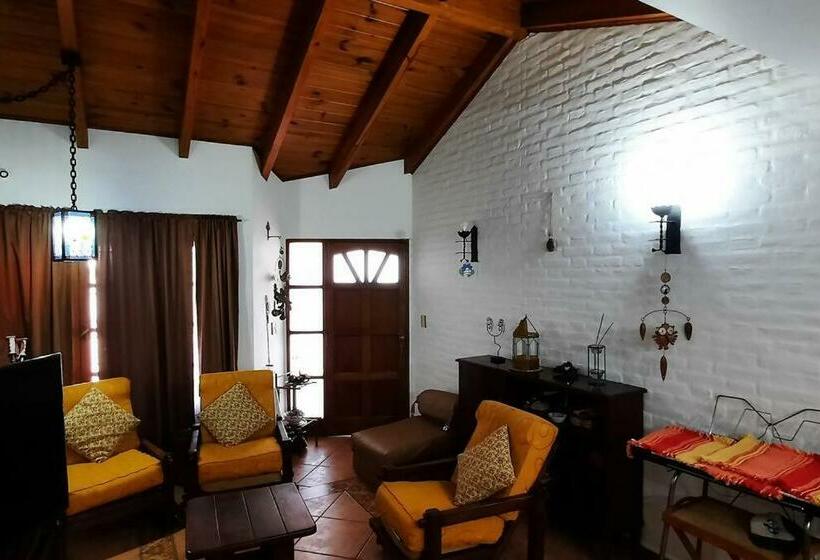 Casa Amplia Con Jardin