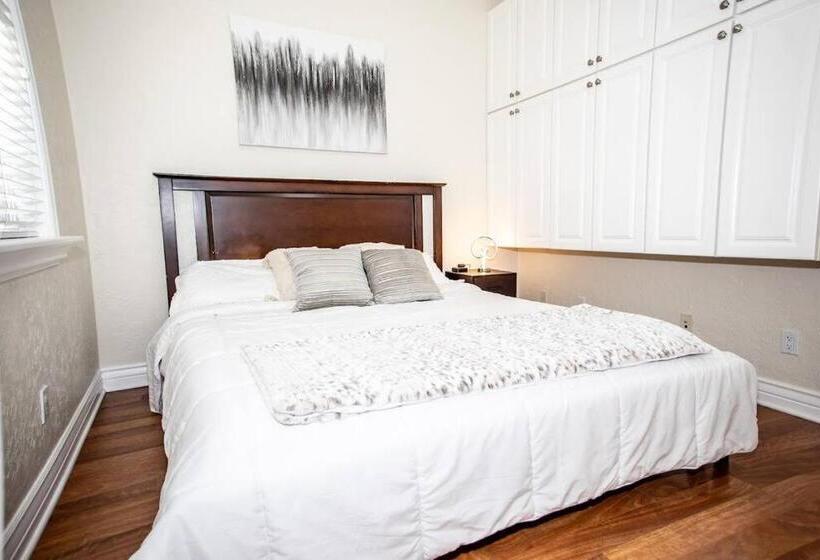 Concord Beautiful 2 Bedroom Villa