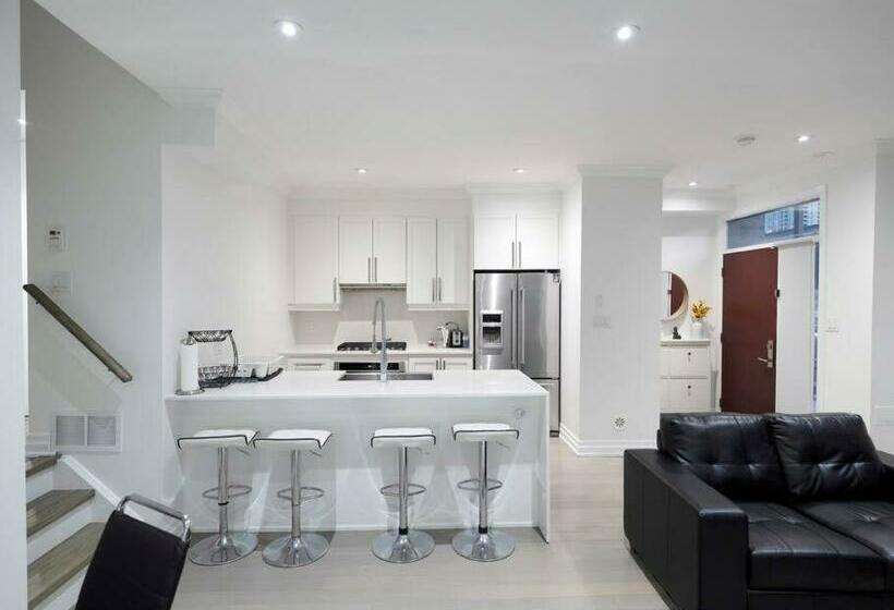 Elegant 2000 Sq Ft 3br Urban Town House 2 Parking