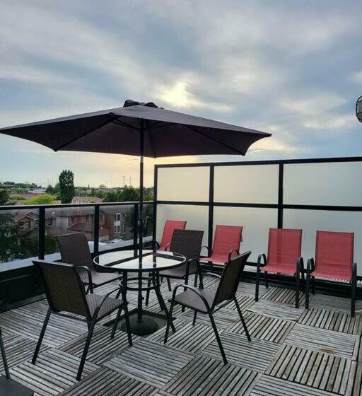 Elegant 2000 Sq Ft 3br Urban Town House 2 Parking