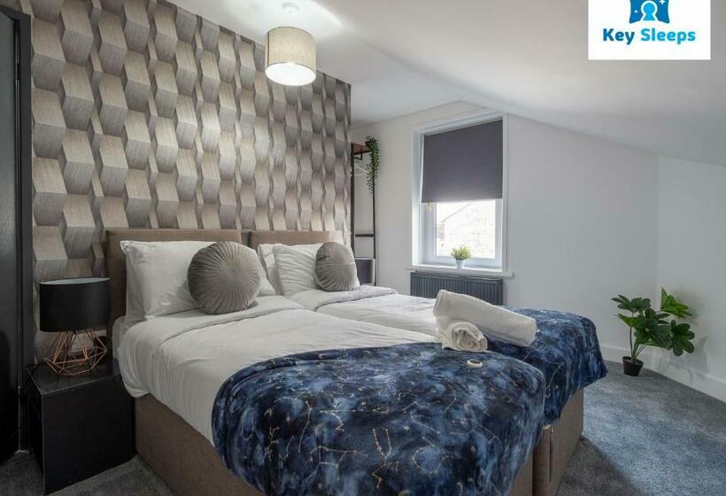 Five Bedroom Spacious Modern House By Keysleeps Short Lets Workington Lake District Beach