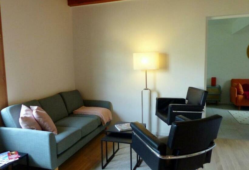 Charmant Gîte Avec Piscine Privative Et Terrasse à Charroux, Village Médiéval   Fr 1 489 394