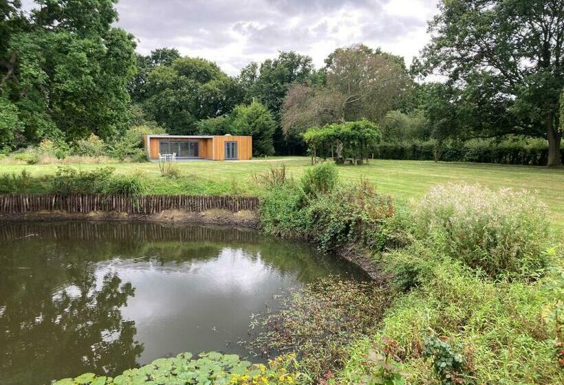 Independent Rural Detached Annexe With Free Private Parking