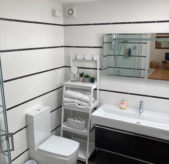 Independent Rural Detached Annexe With Free Private Parking