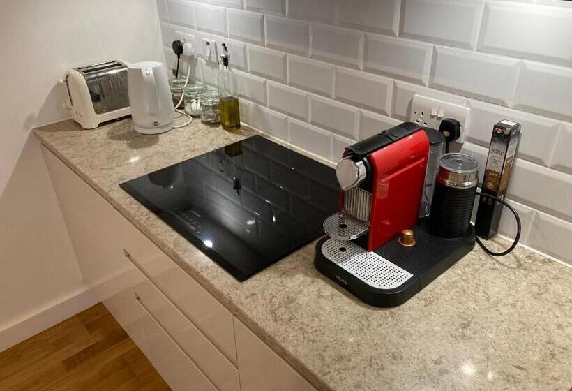 Independent Rural Detached Annexe With Free Private Parking