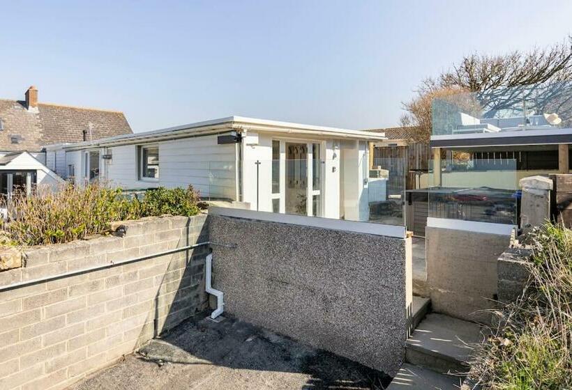 Luxury Family Beachside Home Inc Hot Tub & Parking