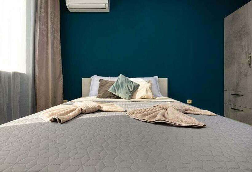 Modernly Designed 1bd Apartment With A Nice Terrace