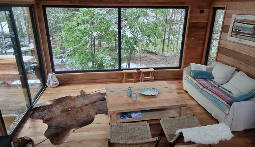 Refugio Piren, Corralco, Hot Tub Y Nieve