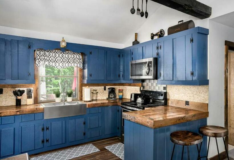 River Access Cabin W Hot Tub Kayaks Wifi Grill