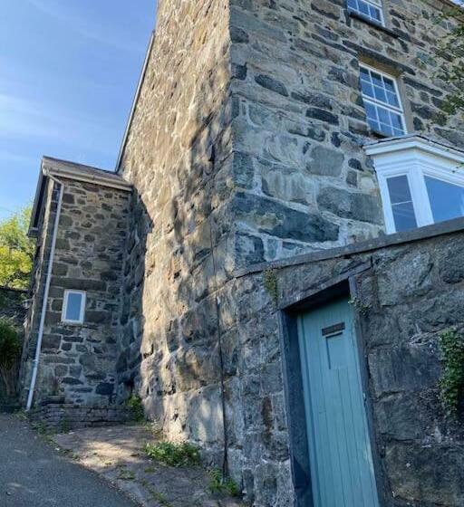 Dolgellau Townhouse 2 Minutes To Town & Mountains