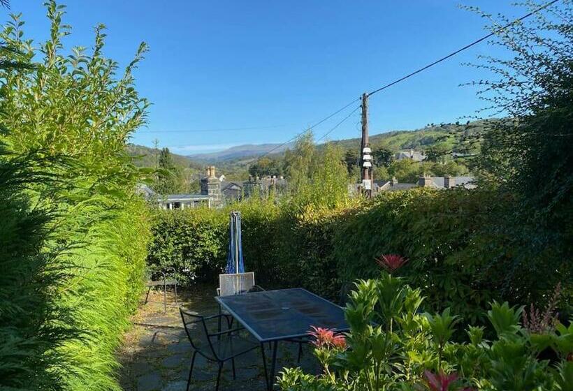 Dolgellau Townhouse 2 Minutes To Town & Mountains