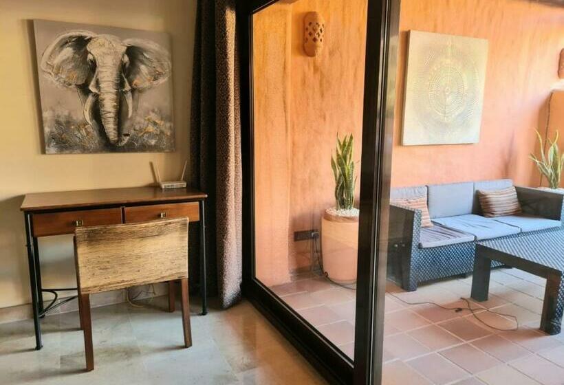 Superb 2 Bed Apartment In Duquesa