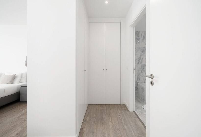 The Elegant Lagos Holiday Apartment By Ideal Homes