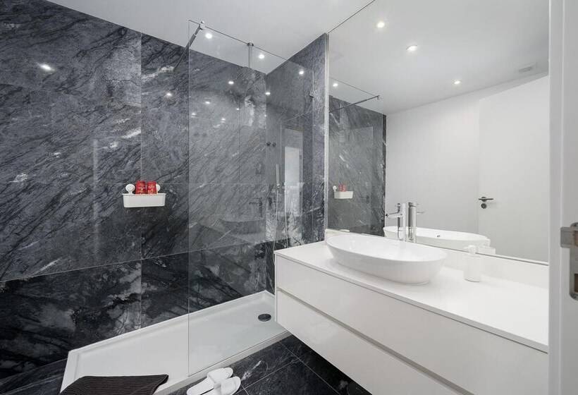 The Elegant Lagos Holiday Apartment By Ideal Homes