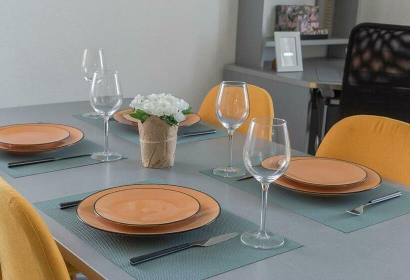 The One Cosy T2 Check In 24/24 Fibre Parking