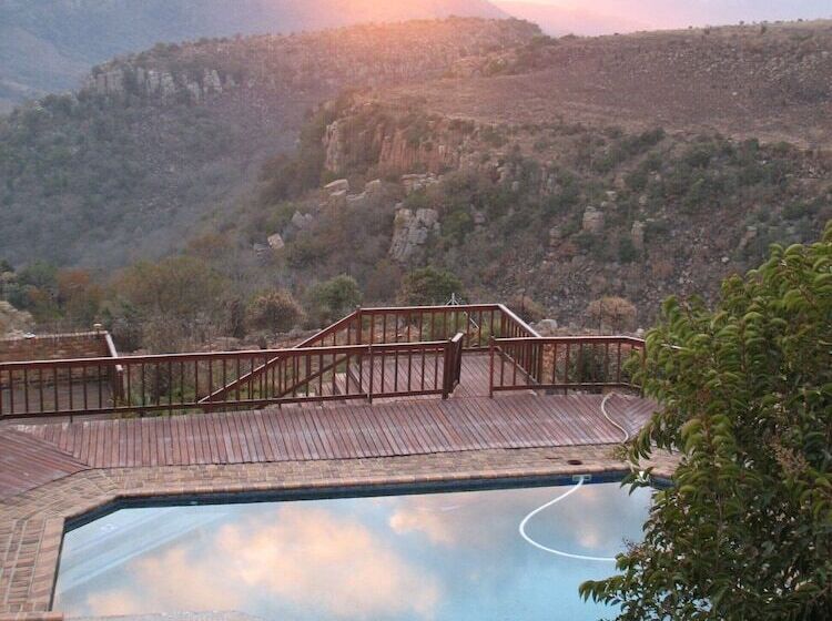 Acra Retreat, Mountain View Lodge