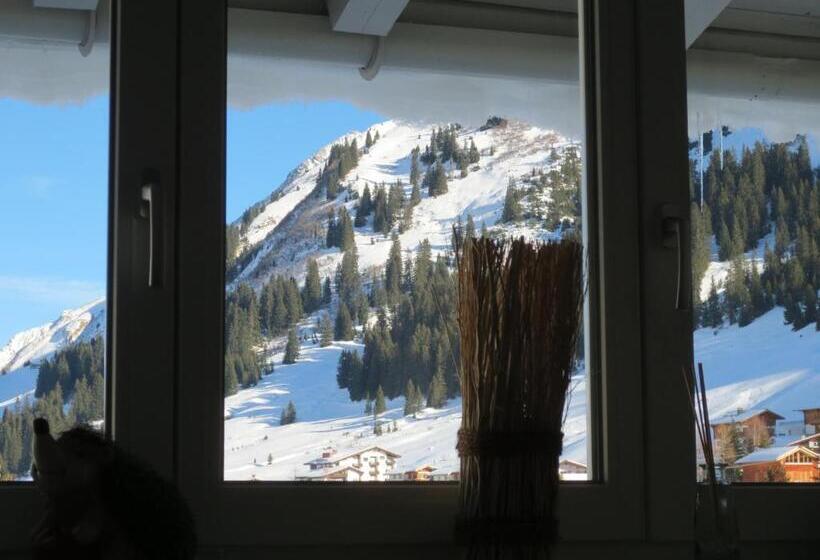 تختخواب و صبحانه Haus Churlis