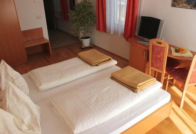 Garni Hotel Villa Tamara