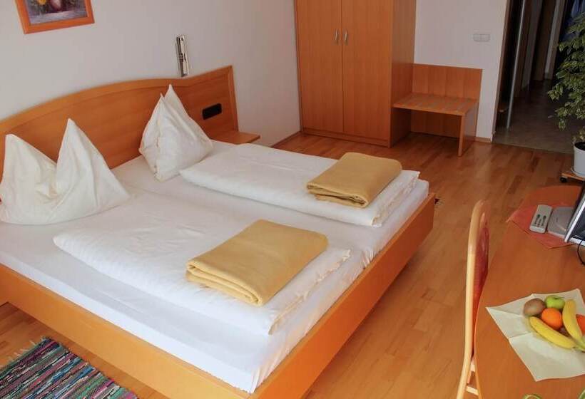 Garni Hotel Villa Tamara
